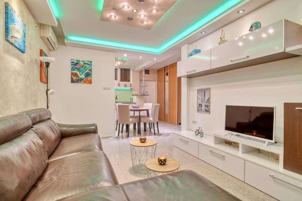 Cozy Nest Apartment- Central And Seaboard With Elevator コトル エクステリア 写真