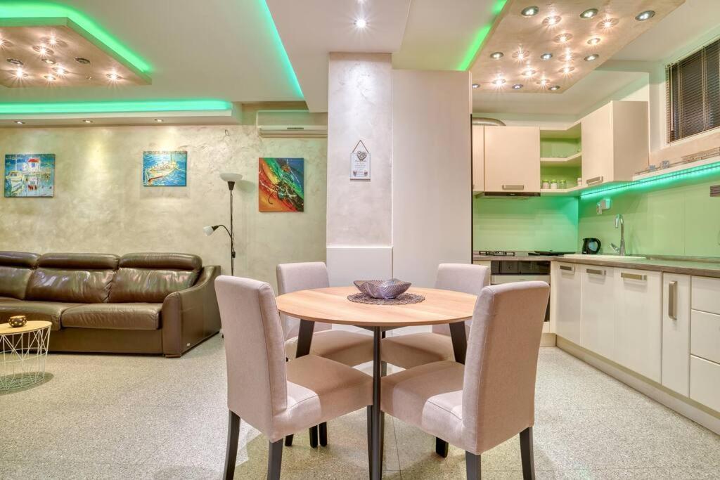 Cozy Nest Apartment- Central And Seaboard With Elevator コトル エクステリア 写真