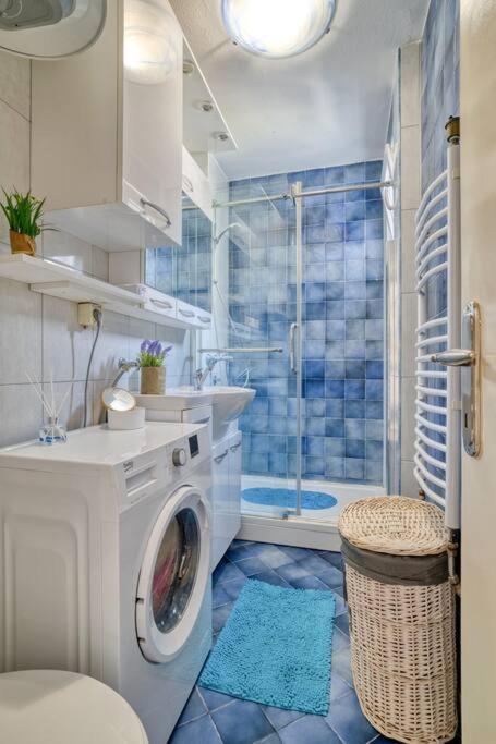 Cozy Nest Apartment- Central And Seaboard With Elevator コトル エクステリア 写真
